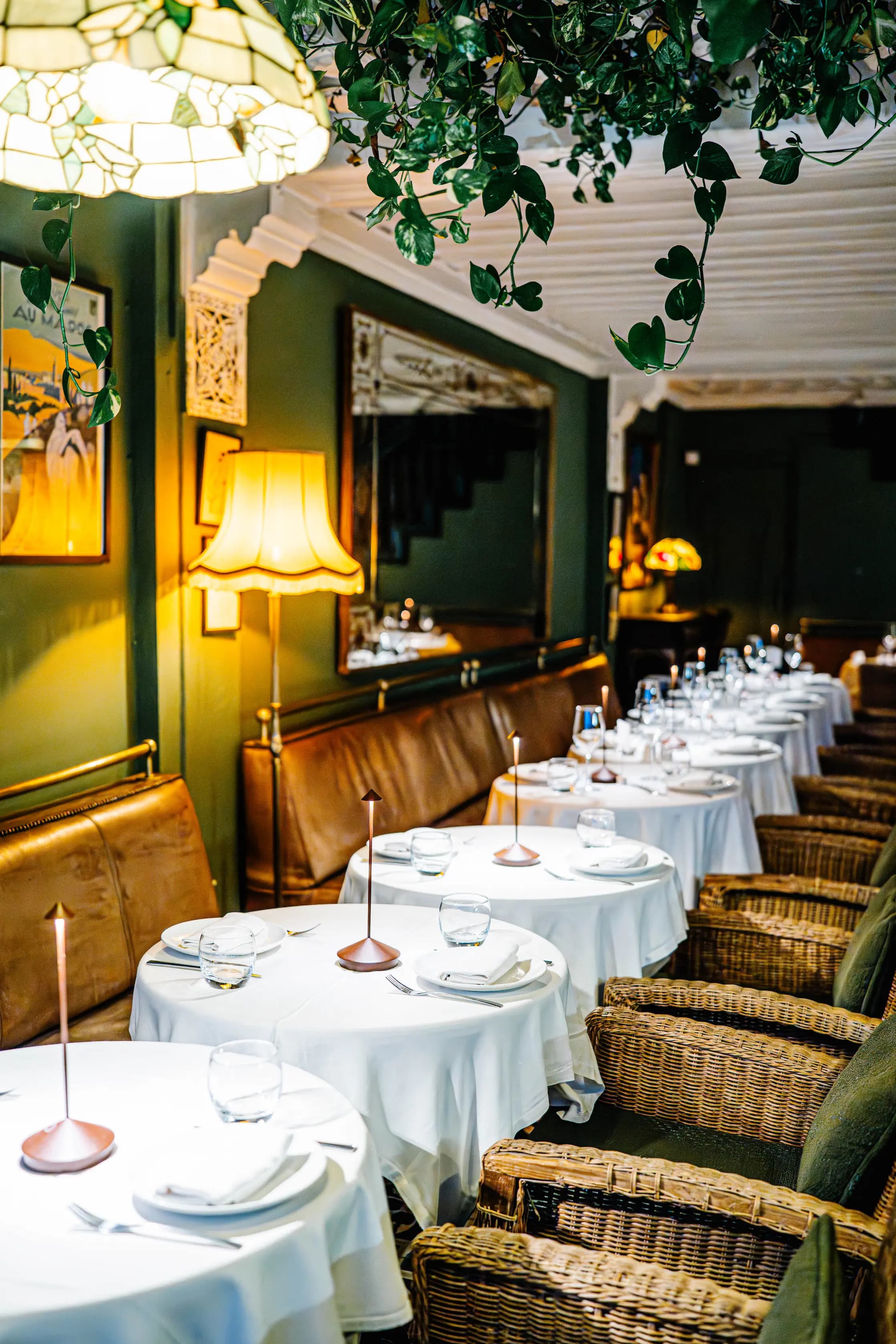 Authentique Tanjia Marrakchia, plat traditionnel d'agneau mijoté servi au restaurant Le Salama